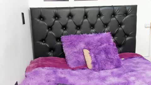 kitty_f00x online show from July 22, 1:01 pm