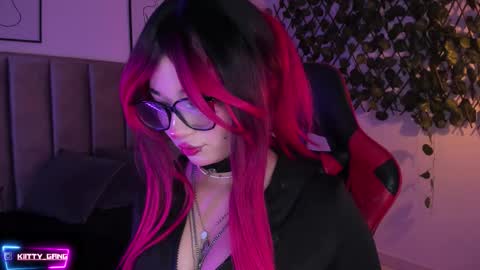 Snapshot of kitty_gang chatting on September 30, 2:50 am Camila online show from September 30, 2:50 am