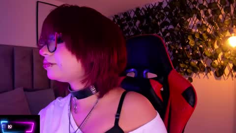Snapshot of kitty_gang chatting on September 16, 2:30 am Camila online show from September 16, 2:30 am