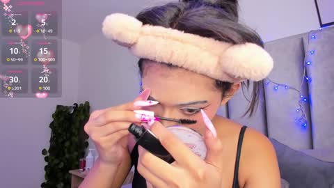 Snapshot of kitty_gang chatting on December 28, 2:54 am Camila online show from December 28, 2:54 am