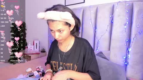 Snapshot of kitty_gang chatting on December 16, 2:47 am Camila online show from December 16, 2:47 am