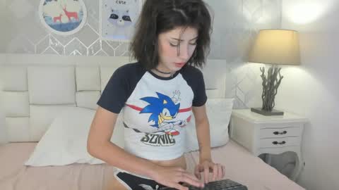 kitty iris  online show from May 21, 11:41 am