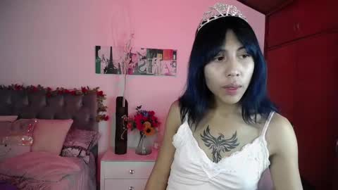 Snapshot of kitty_pam chatting on December 31, 6:35 pm Kitty online show from December 31, 6:35 pm