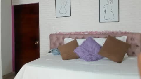 Snapshot of kitty_pam chatting on January 19, 8:09 pm Kitty online show from January 19, 8:09 pm