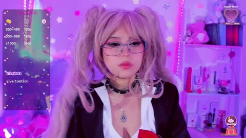 Snapshot of kitty_parker chatting on January 21, 1:18 am online show from January 21, 1:18 am