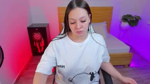 K I T T Y online show from December 20, 12:31 pm