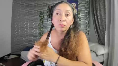 violet online show from November 4, 4:06 am