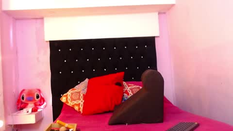 Snapshot of kittybonx chatting on January 12, 1:58 pm paola online show from January 12, 1:58 pm