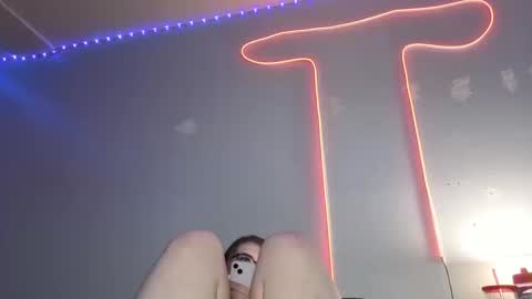 Snapshot of kittykat_1999 chatting on October 19, 3:30 am kittykat 1999 online show from October 19, 3:30 am
