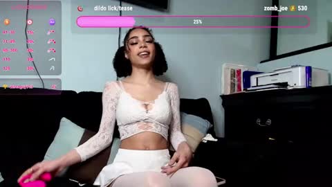 Snapshot of kittymarie28 chatting on February 11, 9:14 pm kitty online show from February 11, 9:14 pm