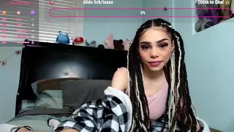 Snapshot of kittymarie28 chatting on March 3, 6:42 pm kitty online show from March 3, 6:42 pm
