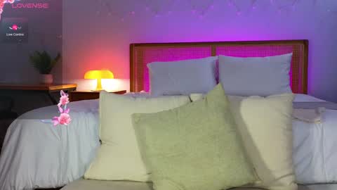 Snapshot of kittymeow_xxx chatting on January 13, 1:17 pm Sofia online show from January 13, 1:17 pm