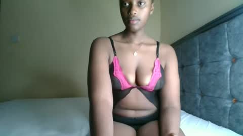 Snapshot of kittypettite chatting on October 13, 2:42 pm Kittypettite online show from October 13, 2:42 pm
