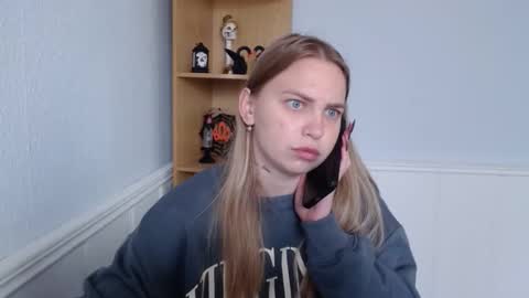 Snapshot of klerkarina chatting on October 12, 5:32 am klerkarina online show from October 12, 5:32 am