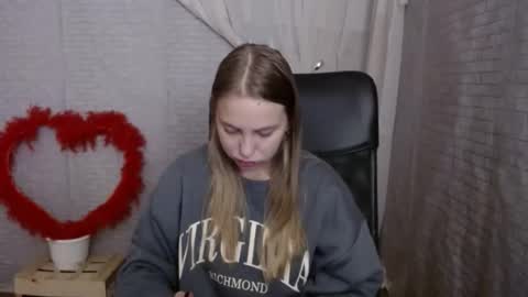 Snapshot of klerkarina chatting on October 7, 5:34 am klerkarina online show from October 7, 5:34 am