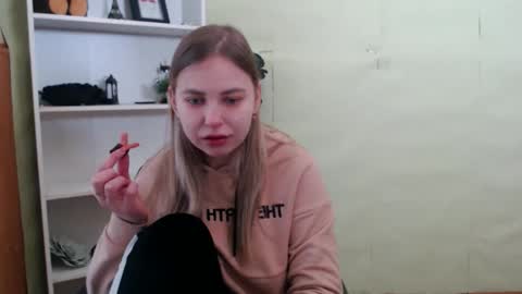 Snapshot of klerkarina chatting on February 13, 6:20 am klerkarina online show from February 13, 6:20 am