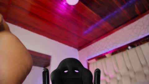   online show from November 10, 8:37 pm