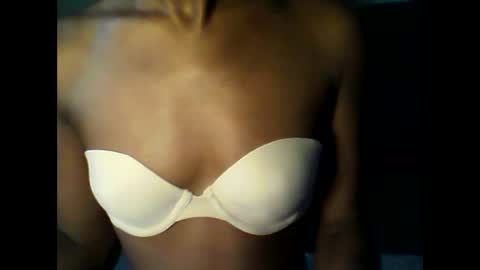 klovely03 online show from December 16, 7:00 pm