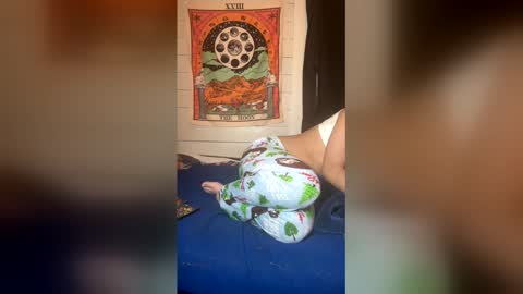 Kali Morrison online show from February 11, 9:27 pm