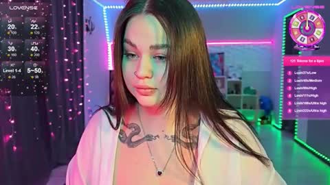 Mia online show from February 25, 10:58 am