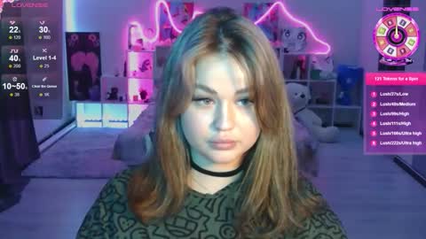 Mia online show from November 9, 5:31 pm