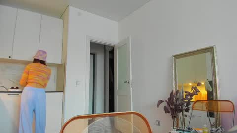 kossie_ online show from February 6, 11:53 am