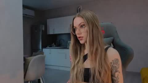 Jess online show from June 25, 10:51 am