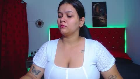 Snapshot of kriss_sweetboobs chatting on February 1, 12:26 pm kriss_sweetboobs online show from February 1, 12:26 pm