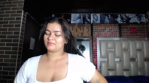 Snapshot of kriss_sweetboobs chatting on March 4, 12:22 pm kriss_sweetboobs online show from March 4, 12:22 pm