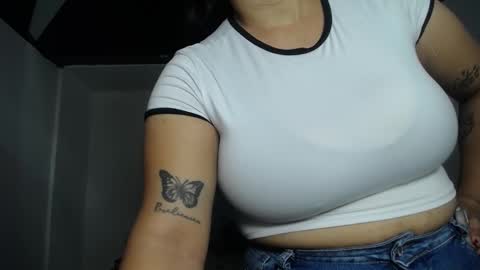 Snapshot of kriss_sweetboobs chatting on December 23, 11:57 am kriss_sweetboobs online show from December 23, 11:57 am