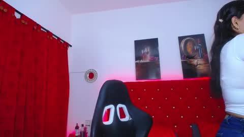 Snapshot of kriss_sweetboobs chatting on January 29, 12:13 pm kriss_sweetboobs online show from January 29, 12:13 pm