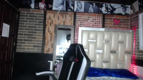 Snapshot of kriss_sweetboobs chatting on February 22, 12:40 pm kriss_sweetboobs online show from February 22, 12:40 pm