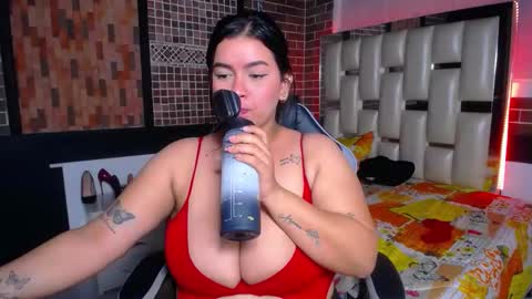Snapshot of kriss_sweetboobs chatting on September 10, 3:56 pm kriss_sweetboobs online show from September 10, 3:56 pm