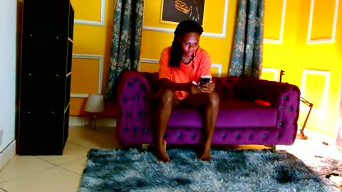 Snapshot of krissy_nile995 chatting on February 14, 7:49 am Thaterotic woman online show from February 14, 7:49 am