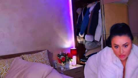 kristal_madness online show from December 15, 8:14 pm