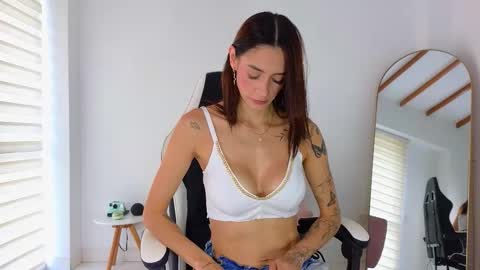 Snapshot of kristennblue_ chatting on September 22, 4:05 pm Kris online show from September 22, 4:05 pm