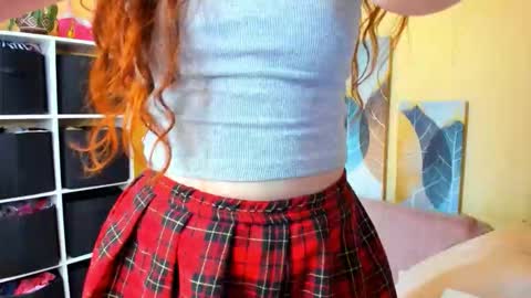 Snapshot of kristina_sosexy chatting on September 24, 12:37 pm Christina online show from September 24, 12:37 pm