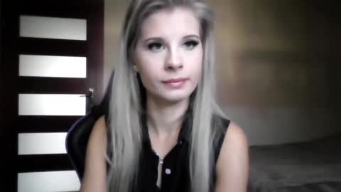 KristineAmore online show from September 17, 6:33 am