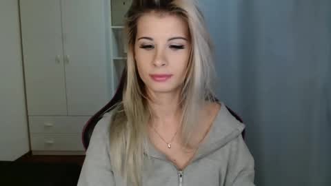 KristineAmore online show from December 18, 4:56 pm