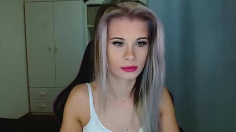 KristineAmore online show from January 14, 7:46 am