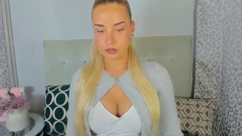 KristyFlowers online show from June 4, 2:54 pm