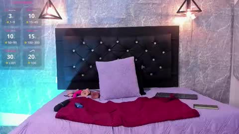 Kystal Taylor online show from October 2, 11:59 am