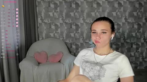 Snapshot of kseni_a chatting on September 9, 1:44 pm Ksenia online show from September 9, 1:44 pm