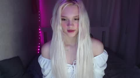 Emilia online show from March 8, 8:13 pm