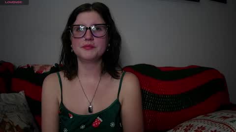 Snapshot of kunzitegoddess chatting on December 22, 3:11 am Samantha online show from December 22, 3:11 am