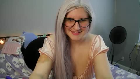 Snapshot of kunzitegoddess chatting on January 10, 3:37 pm Samantha online show from January 10, 3:37 pm