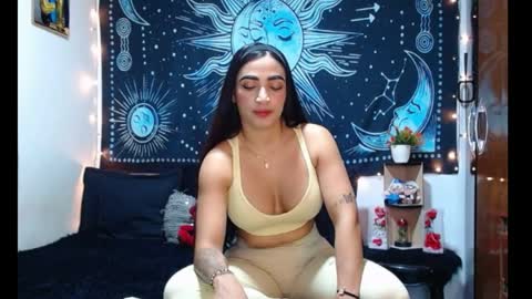 kylie online show from March 31, 9:04 pm