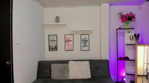 kylie online show from November 24, 12:51 pm