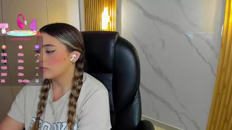 Snapshot of kylie_jones6 chatting on September 23, 3:15 am KYLIE online show from September 23, 3:15 am