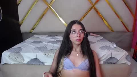 kyomi_hunt online show from June 21, 9:35 am